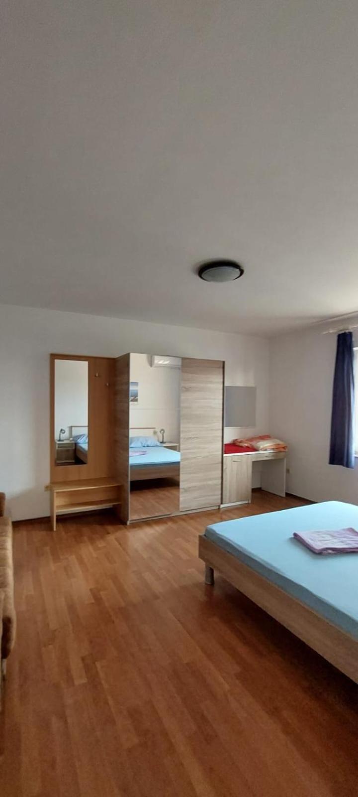 Apartments Zoran Povljana Extérieur photo
