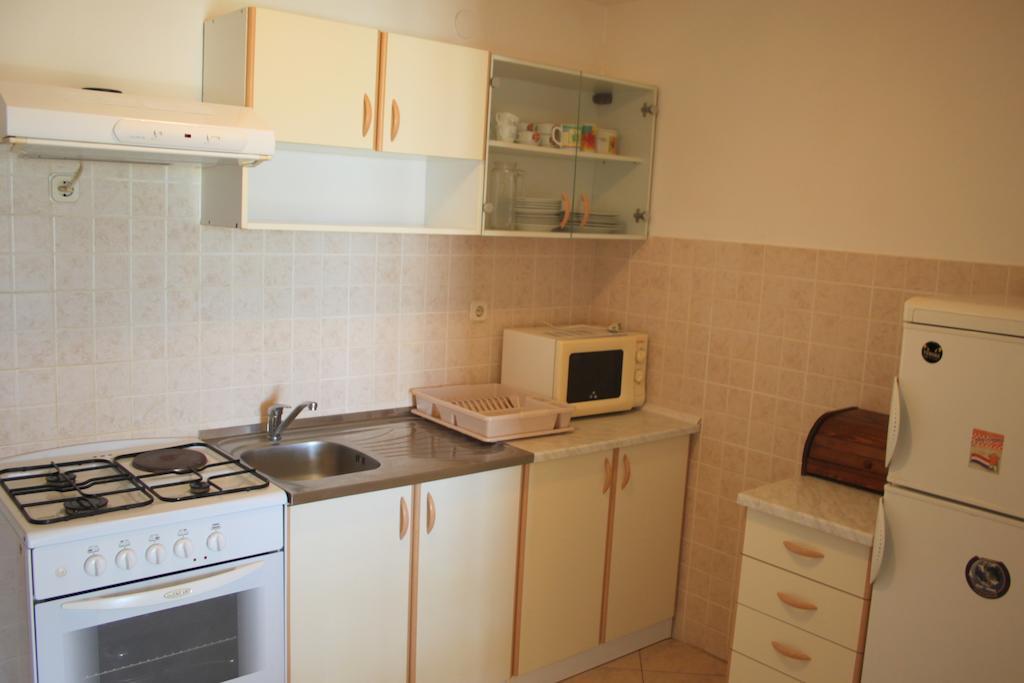 Apartments Zoran Povljana Chambre photo