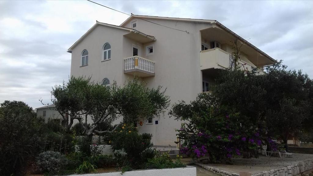 Apartments Zoran Povljana Extérieur photo