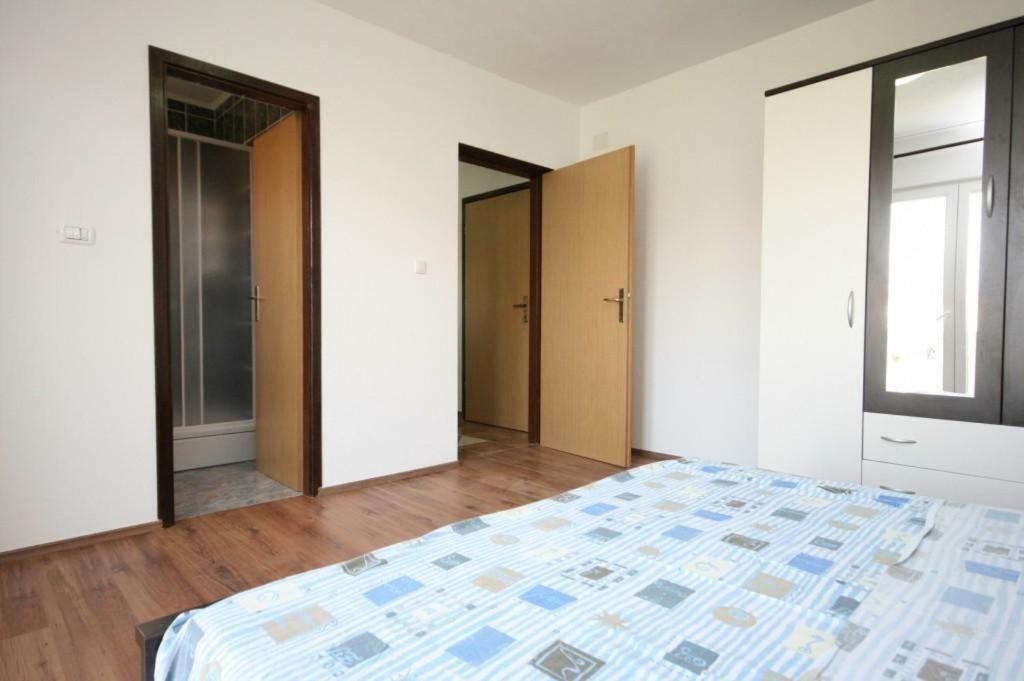 Apartments Zoran Povljana Extérieur photo